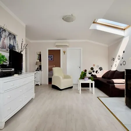 City Centre With Two Bedrooms 아파트