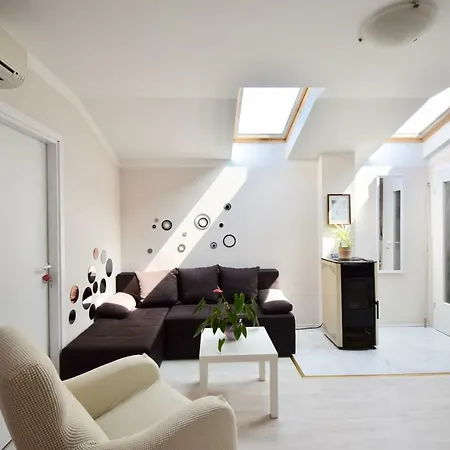 City Centre With Two Bedrooms 아파트